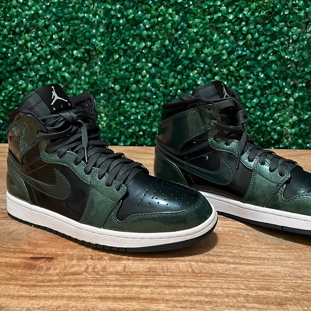 Air Jordan 1 High ‘Anti-Gravity Machines’